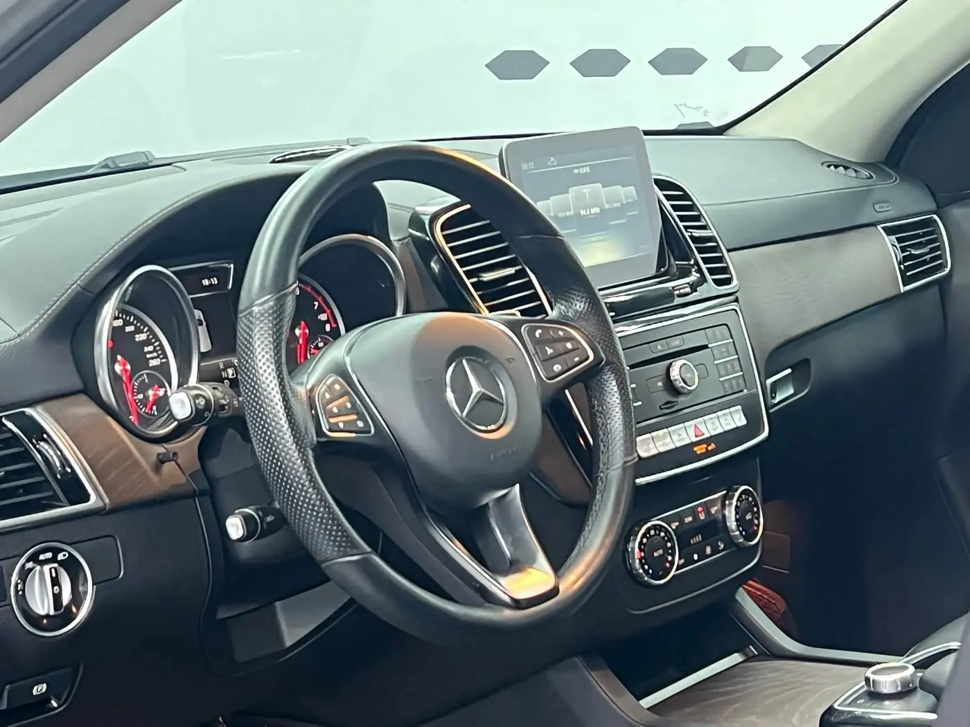 Mercedes-Benz GLE 2018 — Şəkil 6/13