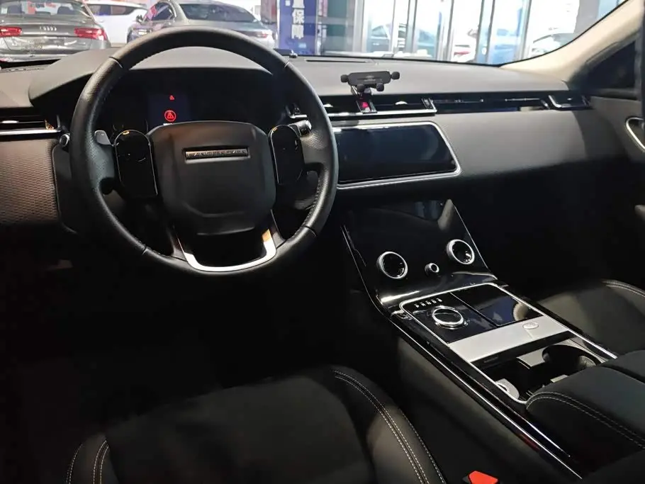 Land Rover Range Rover Velar 2021 — Photo 12/16