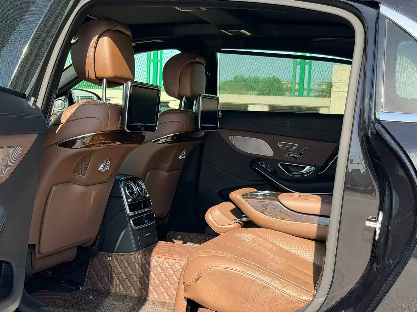Mercedes-Benz Maybach S-Class 2015 — Фото 6/9