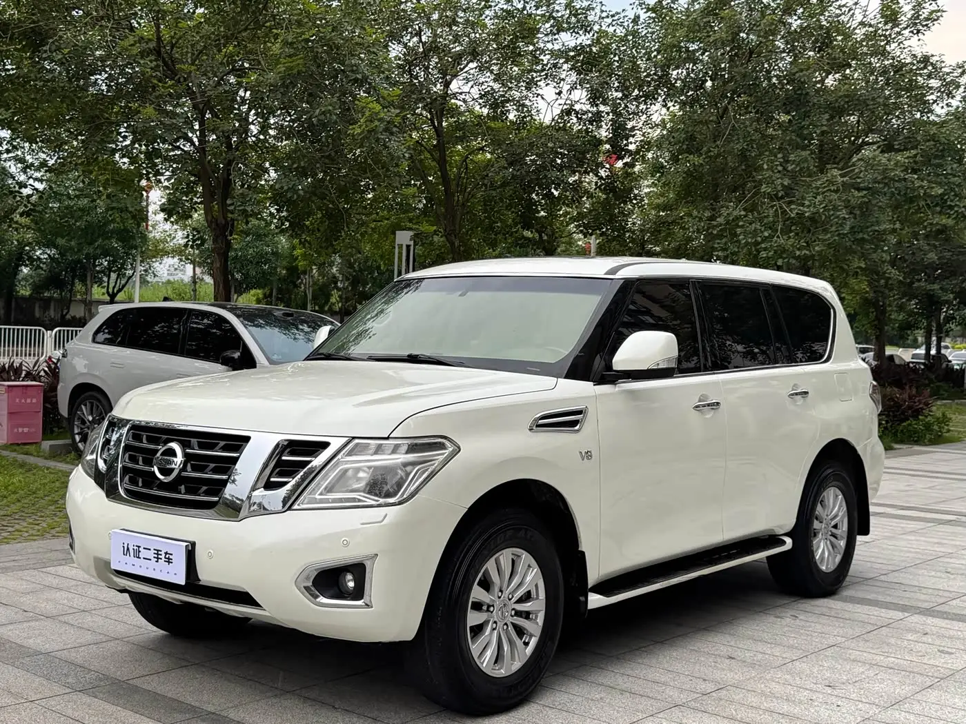 Nissan Patrol 2018 — Photo 1/13
