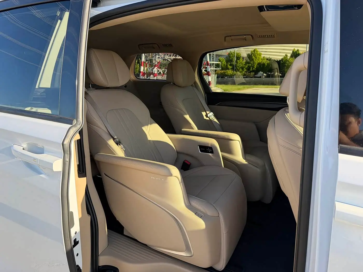 Buick GL8 New Energy 2025 — Şəkil 16/16