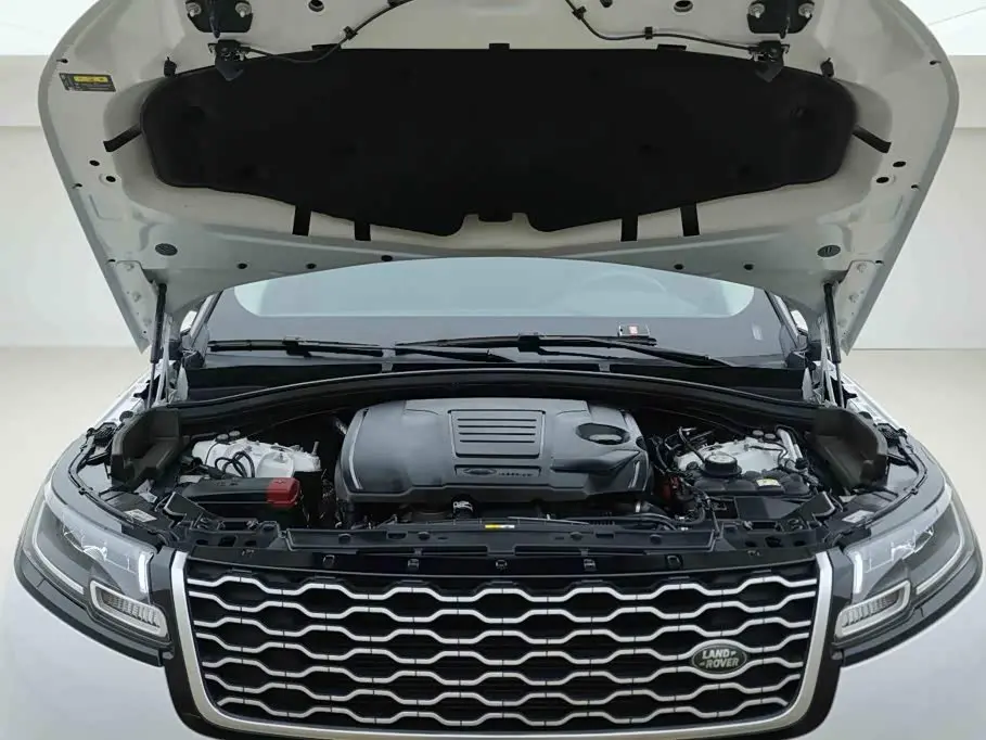 Land Rover Range Rover Velar 2023 — Фото 6/19