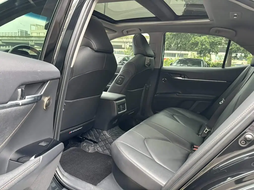 Toyota Camry 2024 — ფოტო 20/20