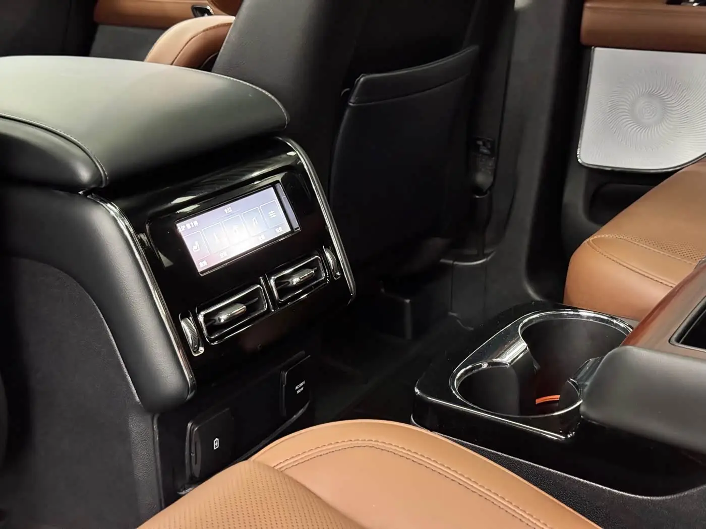 Lincoln Aviator 2022 — Фото 10/15