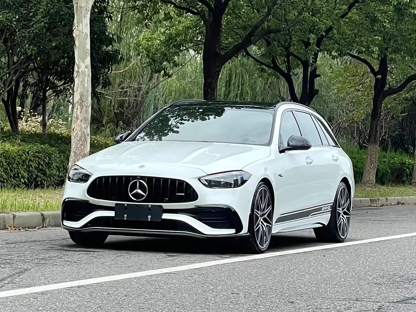 Mercedes-Benz C-Class AMG 2024 — Photo 1/20