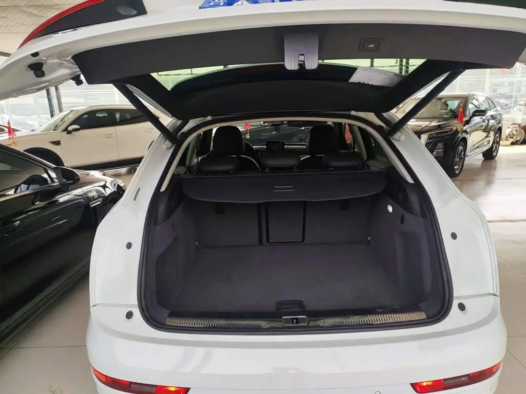 Audi Q3 2019 — Şəkil 15/20