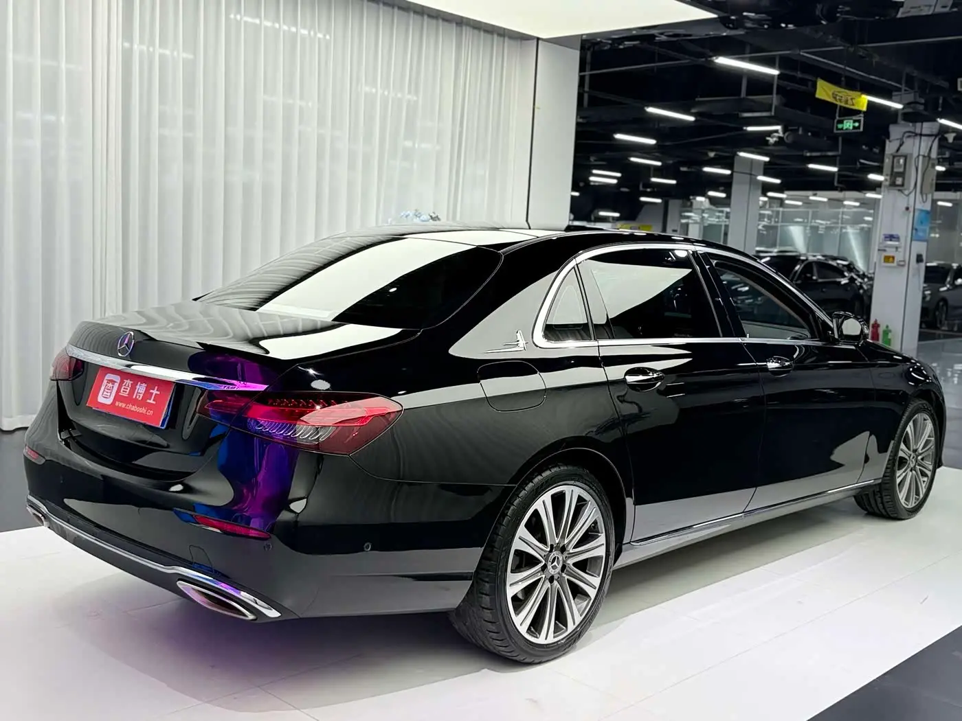 Mercedes-Benz E-Class 2022 — Фото 11/12