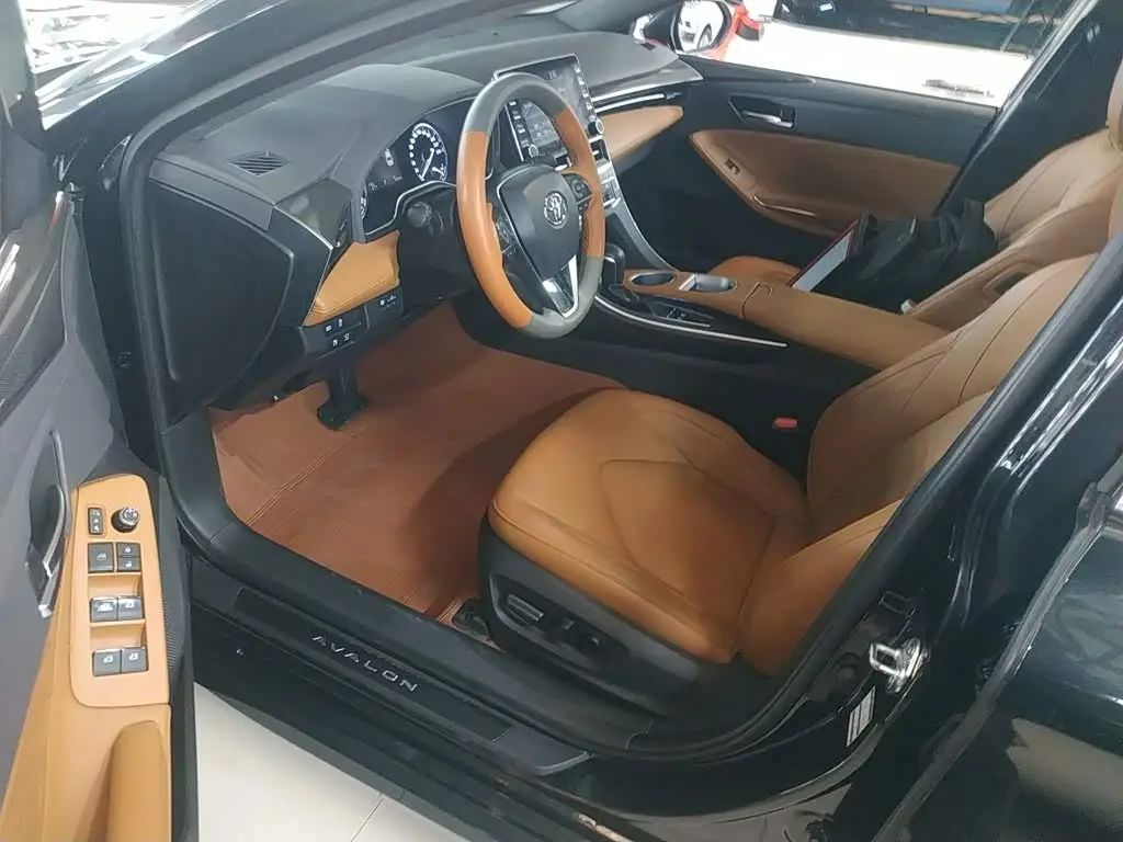 Toyota Avalon 2023 — Photo 16/20