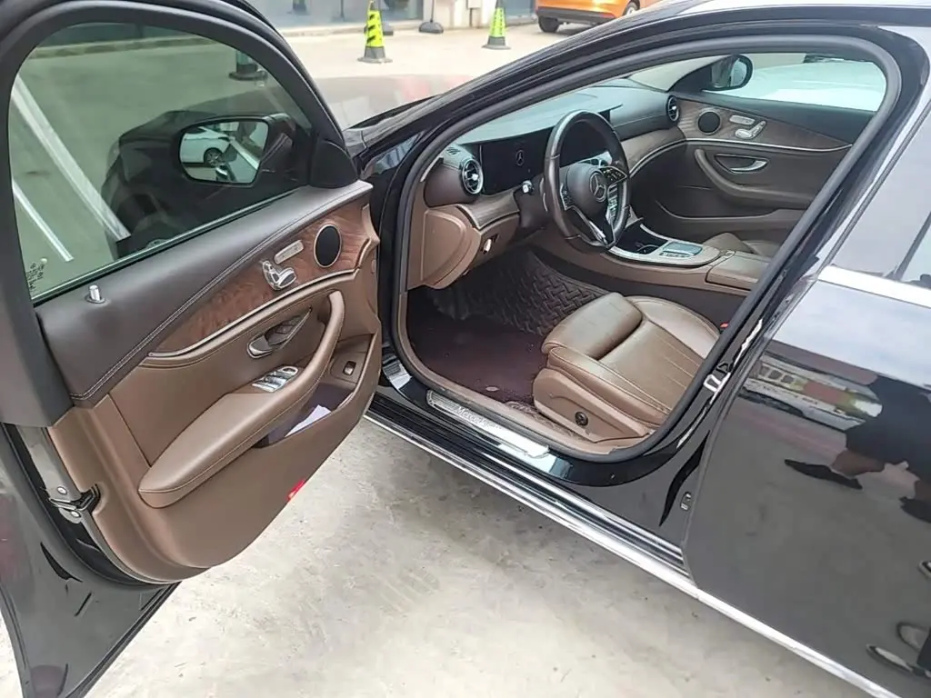 Mercedes-Benz E-Class 2022 — Фото 16/20