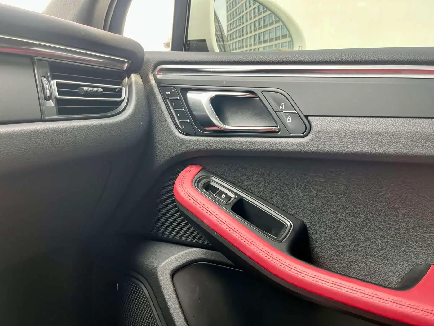 Porsche Macan 2022 — Şəkil 11/18