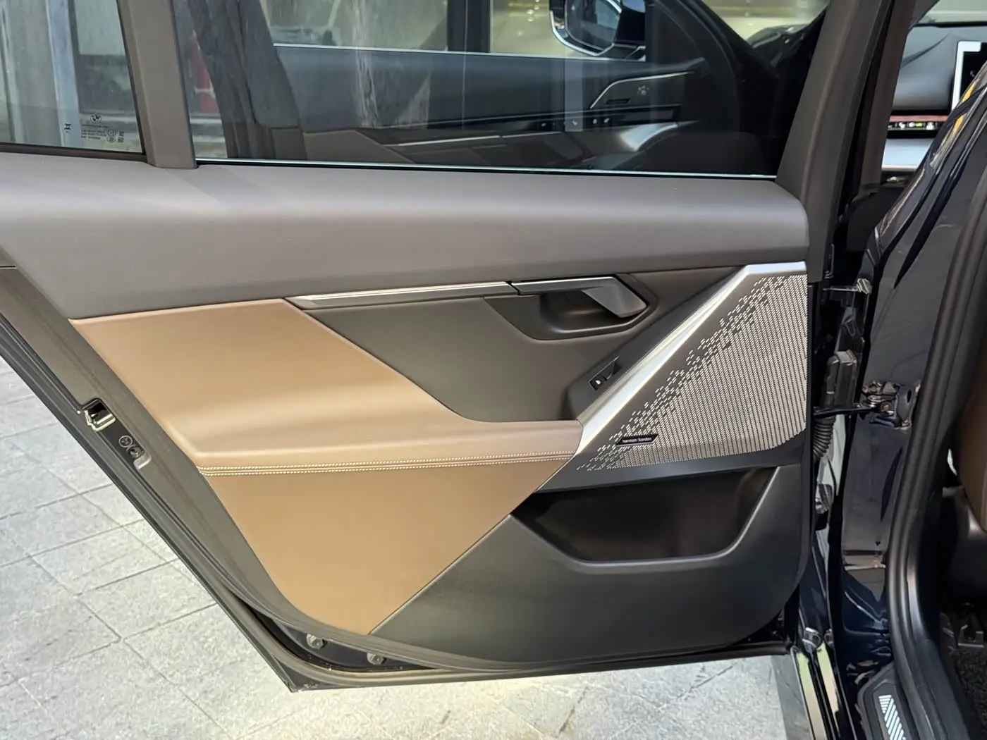BMW 5 Series 2025 — Photo 15/20