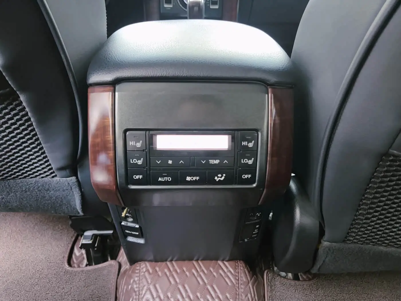 Toyota Prado 2015 — Şəkil 12/19