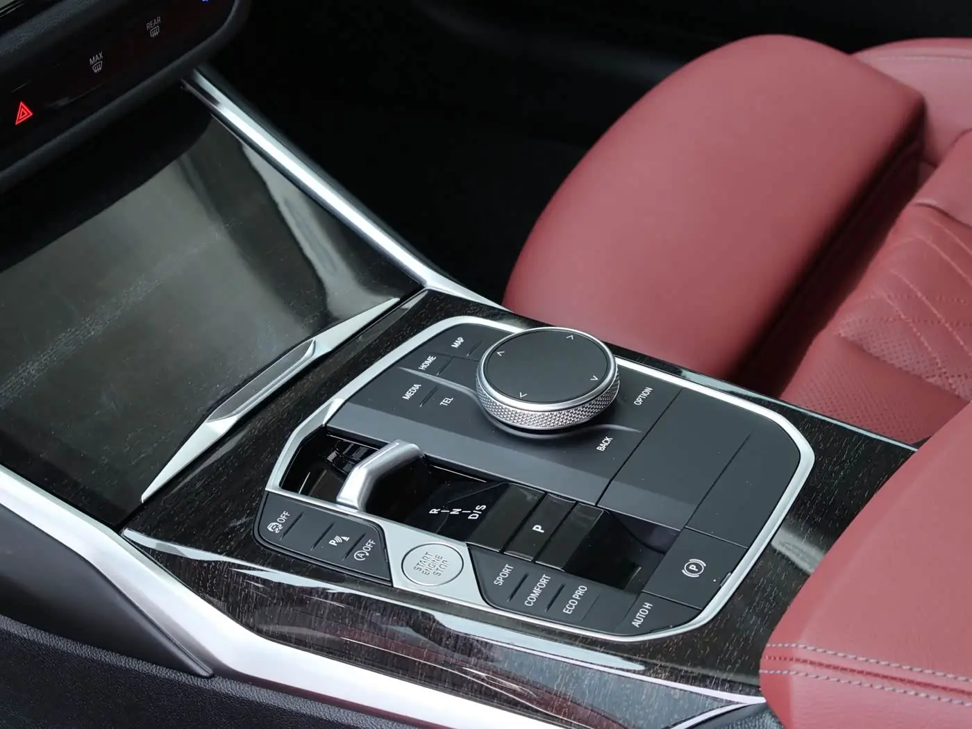 BMW 3 Series 2024 — Photo 14/18