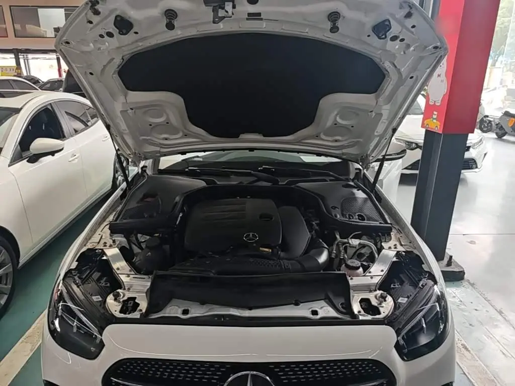 Mercedes-Benz E-Class 2021 — Фото 20/20