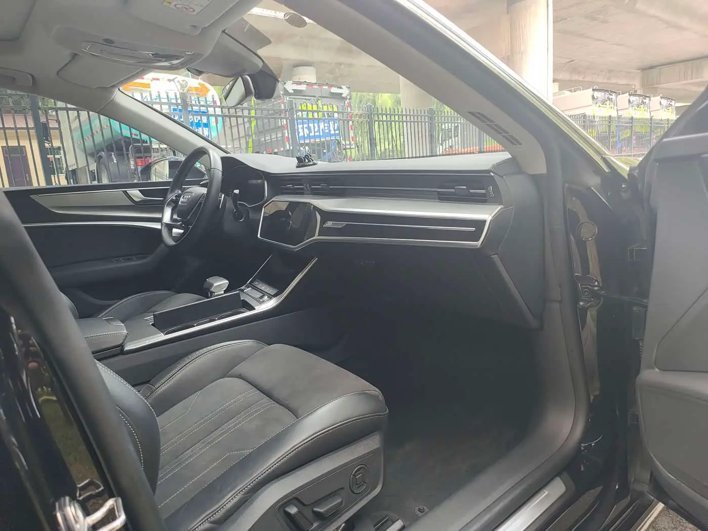 Audi A7L 2024 — Photo 12/15