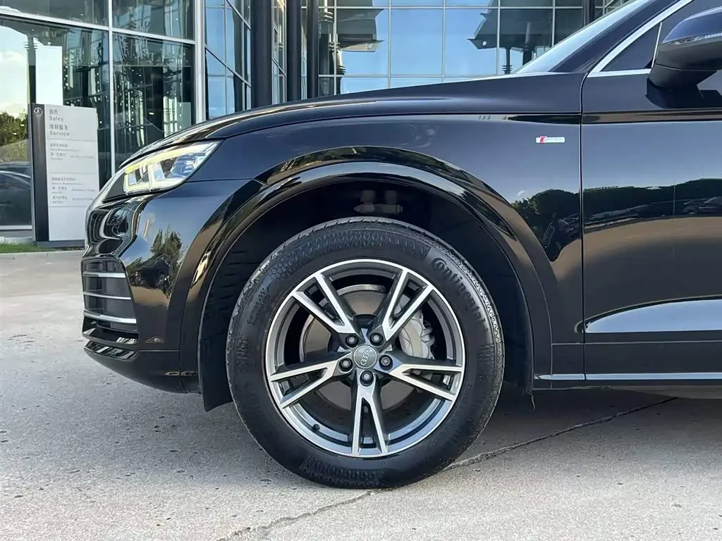 Audi Q5L 2019 — Фото 4/17