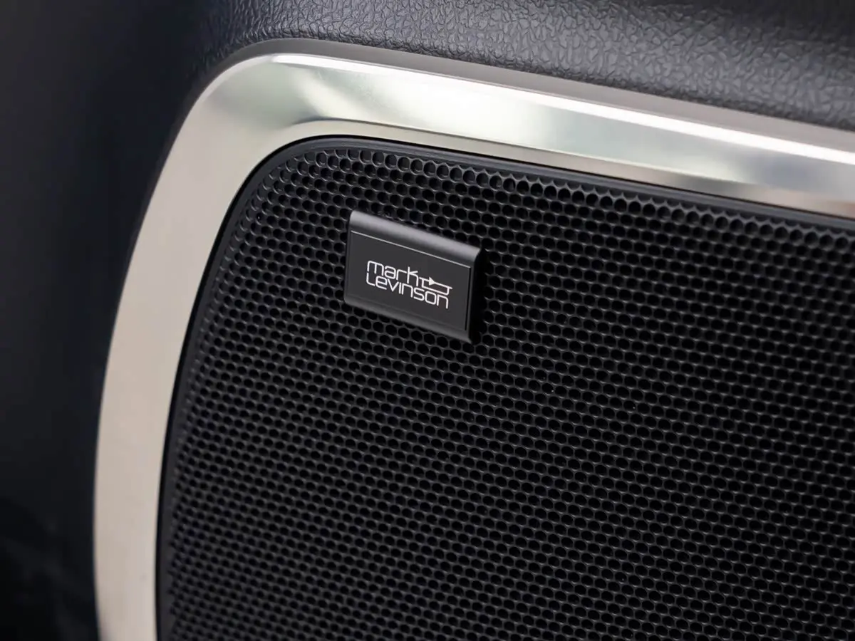 Lexus LM 2021 — Photo 15/19