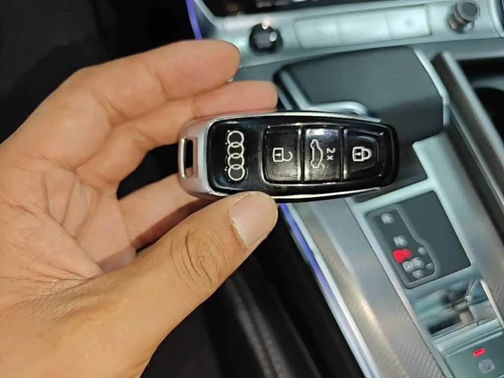 Audi A6L 2023 — Photo 9/20