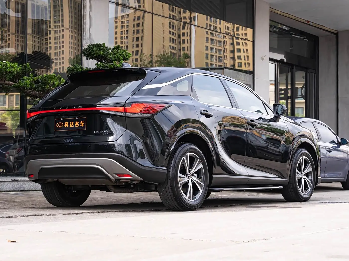 Lexus RX 2025 — Photo 3/20