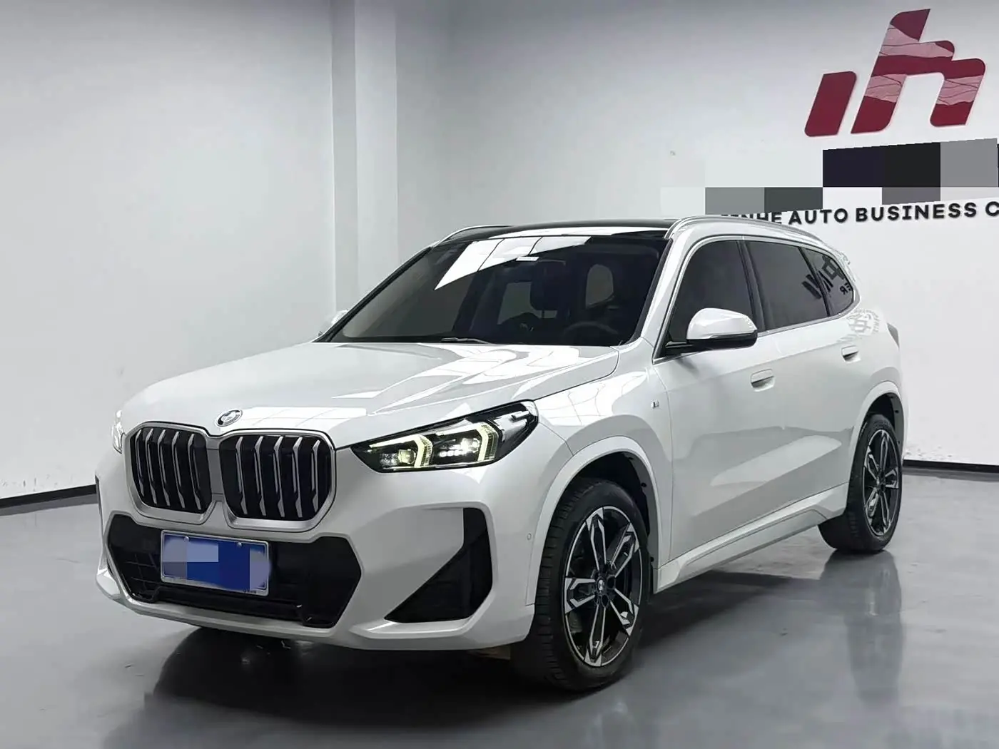 BMW X1 2024 — Фото 1/9