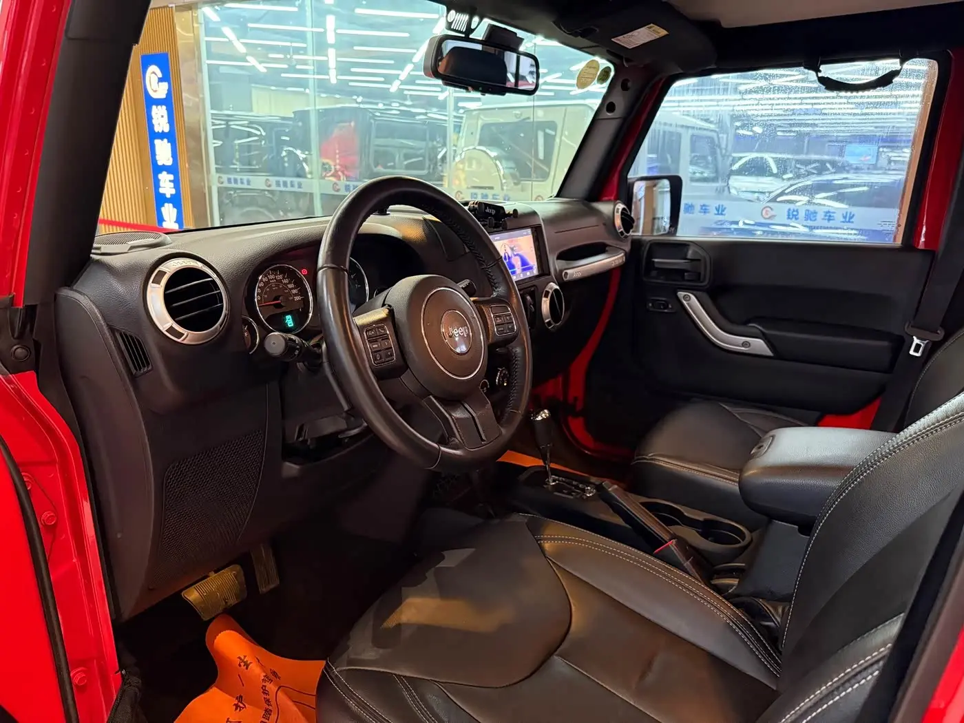 Jeep Wrangler 2018 — Photo 13/13